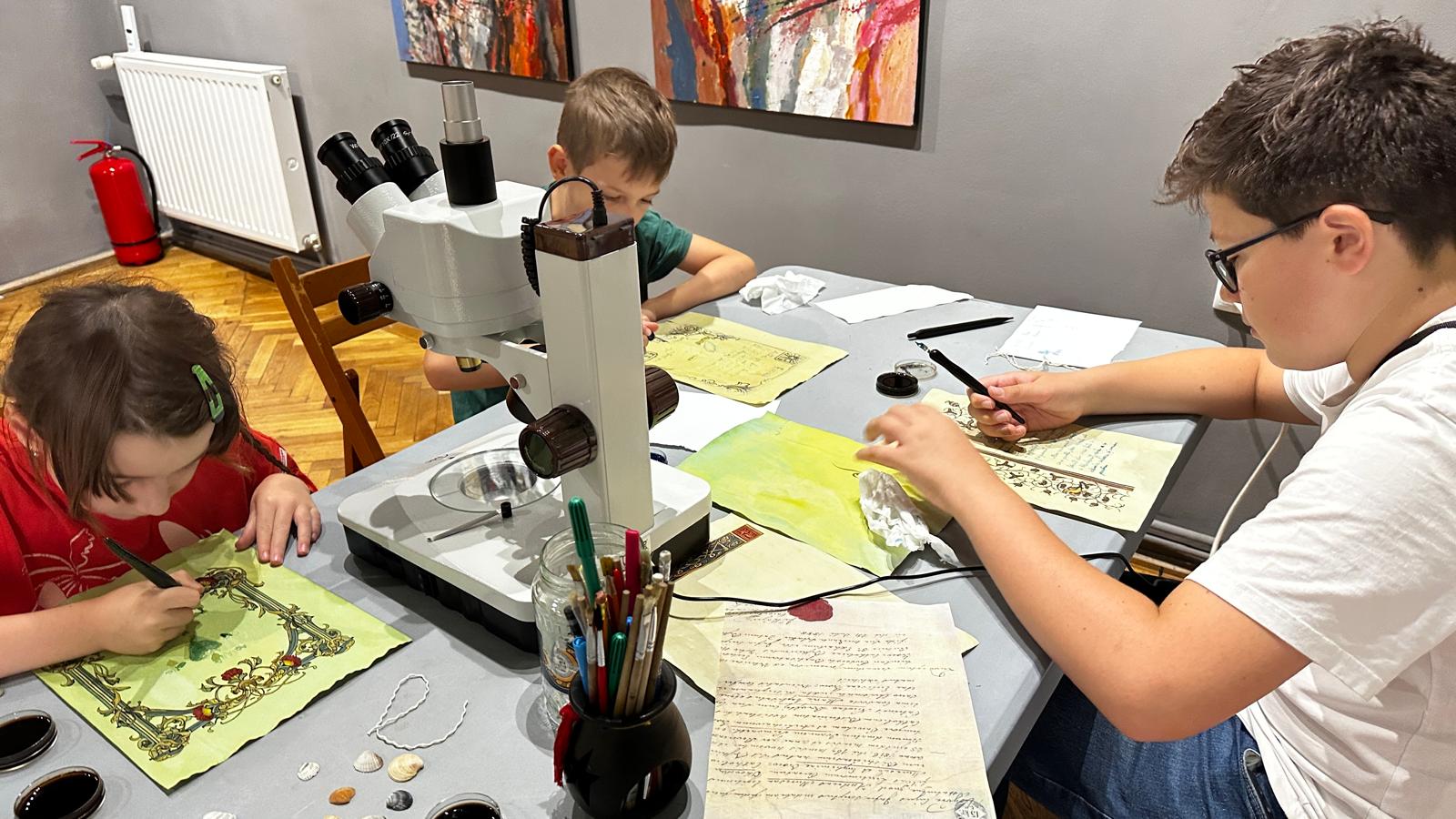 Mesaje din istorie și laboratorul de cerneală